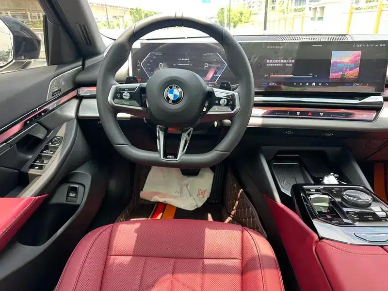 2024 BMW 5 Series 530Li Leading Edition M Sport Package — миниатюра 10