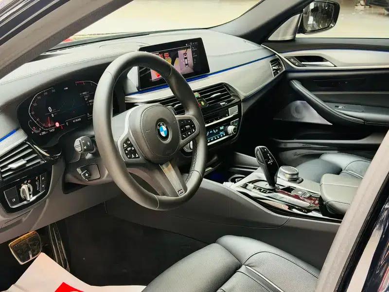 2020 BMW 5 Series 530Li Executive M Sport Package — миниатюра 11