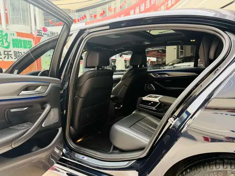 2020 BMW 5 Series 530Li Executive M Sport Package — миниатюра 12