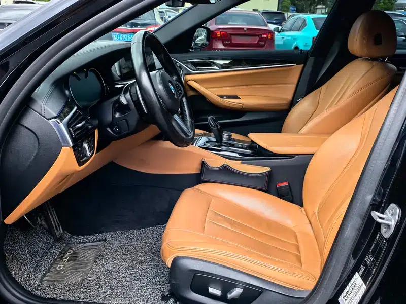 2018 BMW 5 Series Facelift 530Li Leading Edition M Sport Package — миниатюра 9