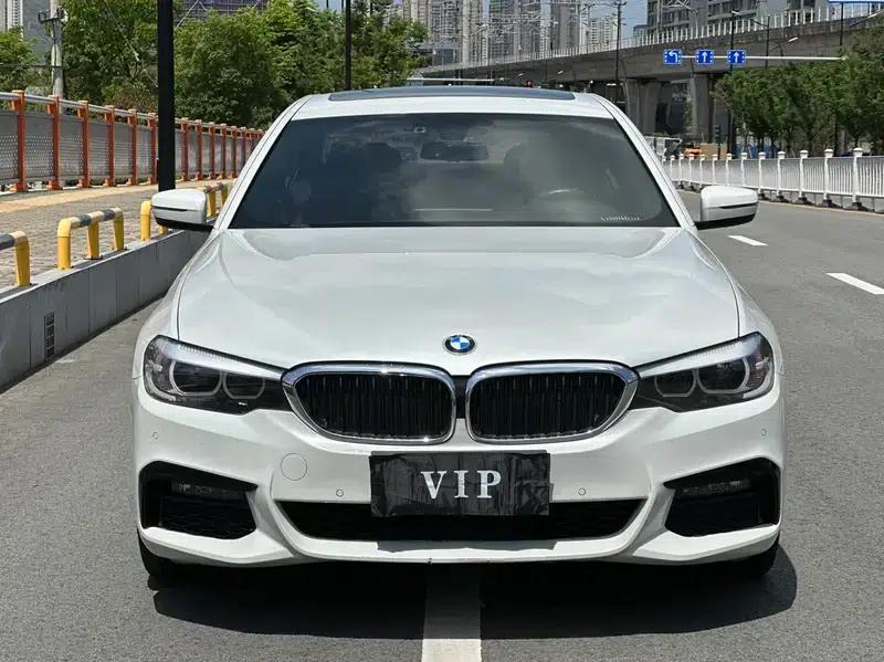 2019 BMW 5 Series 525Li M Sport Package — миниатюра 2