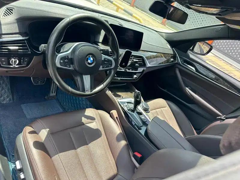 2019 BMW 5 Series 525Li M Sport Package — миниатюра 12
