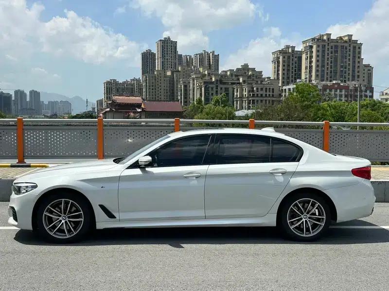 2019 BMW 5 Series 525Li M Sport Package — миниатюра 4