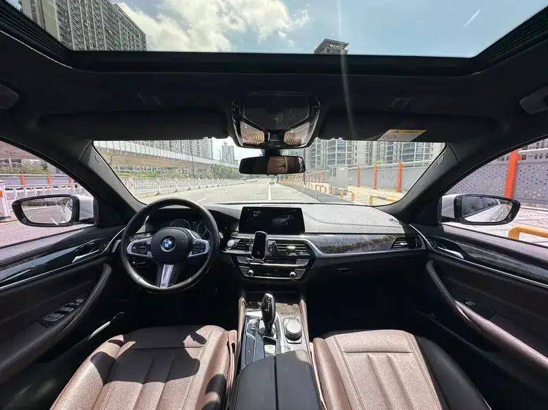 2019 BMW 5 Series 525Li M Sport Package — миниатюра 9