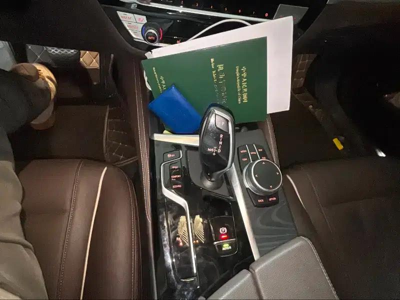 2021 BMW 5 Series 530Li Leading Edition M Sport Package — миниатюра 14