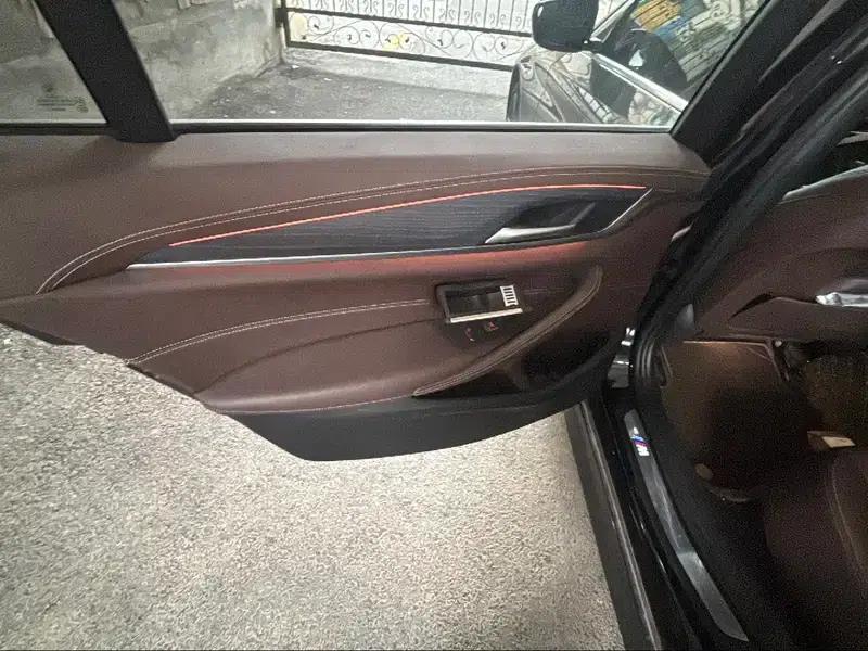 2021 BMW 5 Series 530Li Leading Edition M Sport Package — миниатюра 17