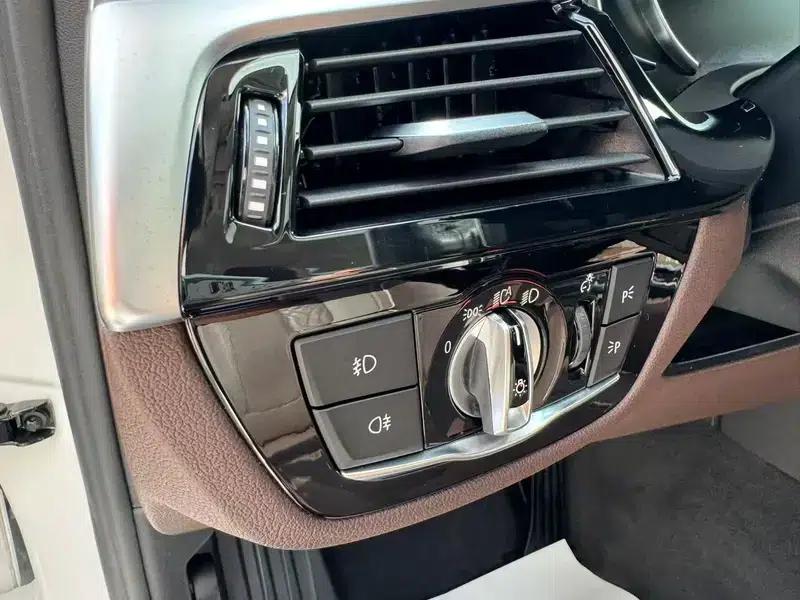 BMW 5 Series 2018 530Li Luxury Package — миниатюра 24