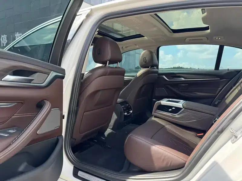 BMW 5 Series 2018 530Li Luxury Package — миниатюра 31