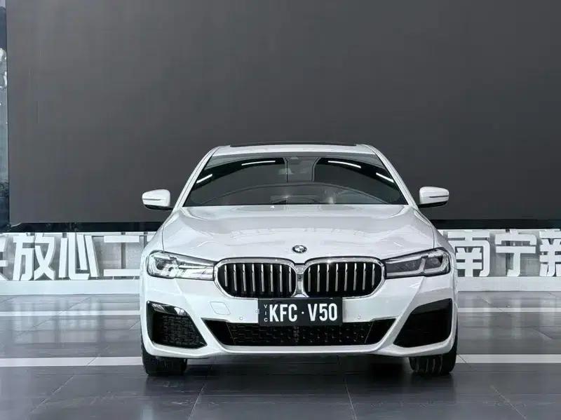 2023 BMW 5 Series 530Li Luxury M Sport Package — миниатюра 2