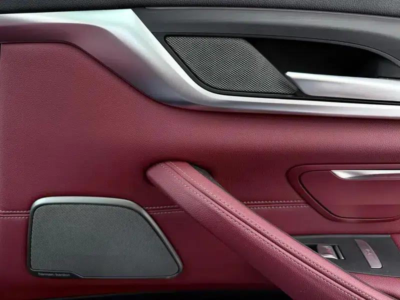 2023 BMW 5 Series 530Li Luxury M Sport Package — миниатюра 6