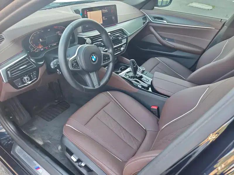 2022 BMW 5 Series 530Li Leading Edition M Sport Package — миниатюра 11
