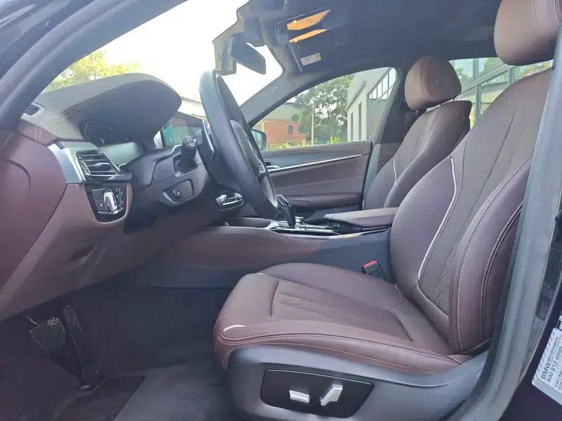 2022 BMW 5 Series 530Li Leading Edition M Sport Package — миниатюра 8