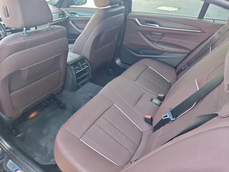 2022 BMW 5 Series 530Li Leading Edition M Sport Package — миниатюра 9
