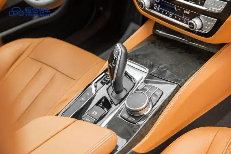 2018 BMW 5 Series 530Li Luxury M Sport Package — миниатюра 18