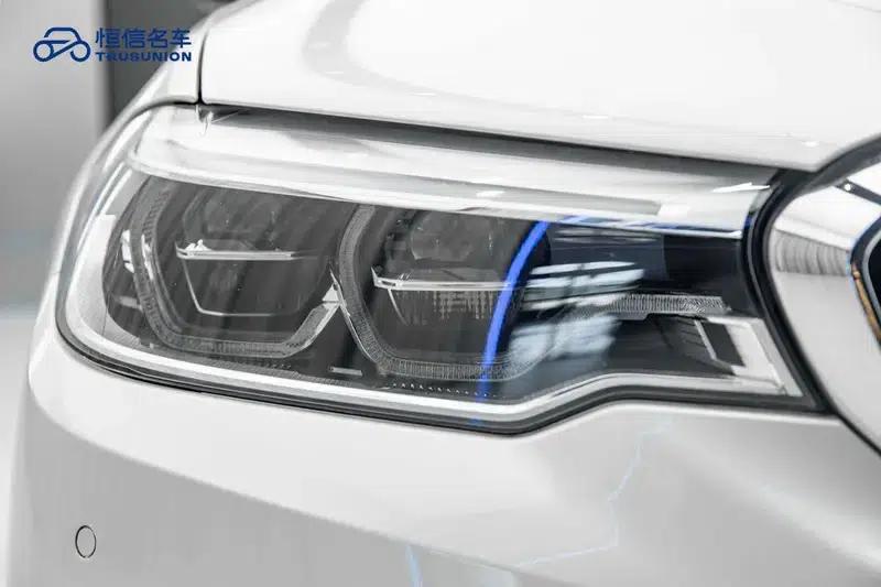2018 BMW 5 Series 530Li Luxury M Sport Package — миниатюра 8