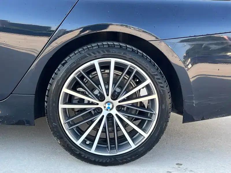 2021 BMW 5 Series Facelift 530Li Leading Edition M Sport Package — миниатюра 6