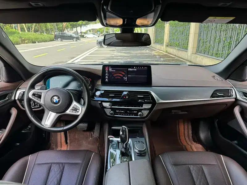 2021 BMW 5 Series 530Li Leading Edition M Sport Package — миниатюра 7