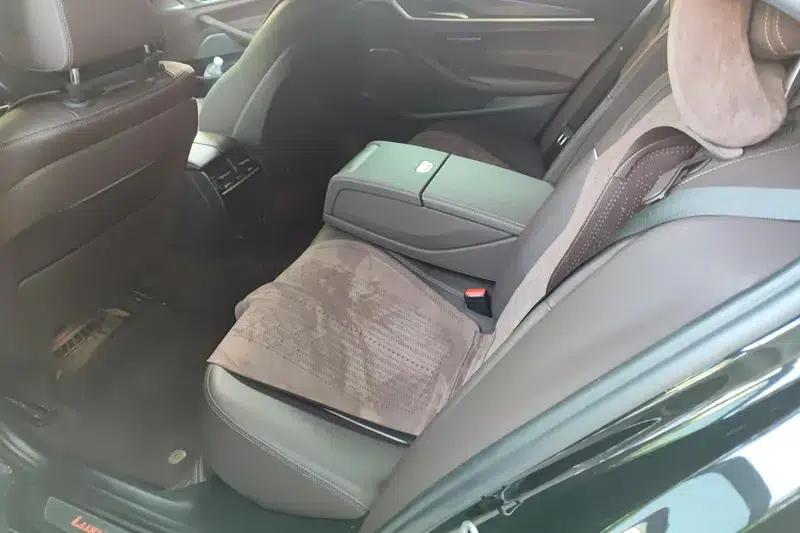 2022 BMW 5 Series 530Li Leading Luxury Package — миниатюра 16
