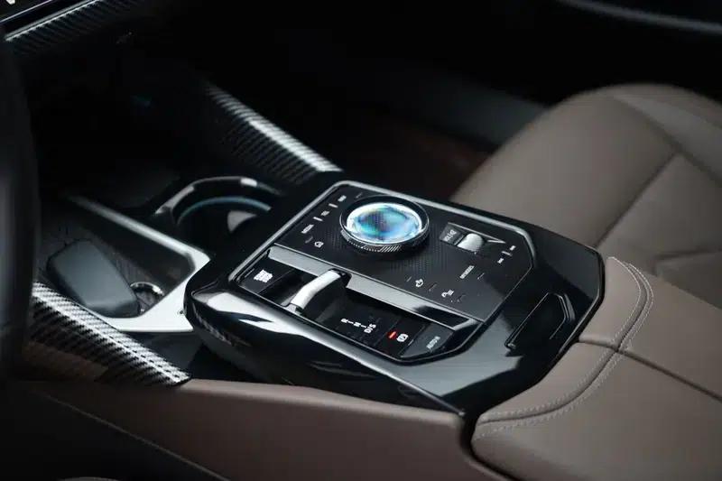2024 BMW 5 Series 530Li Leading Edition M Sport Package — миниатюра 18