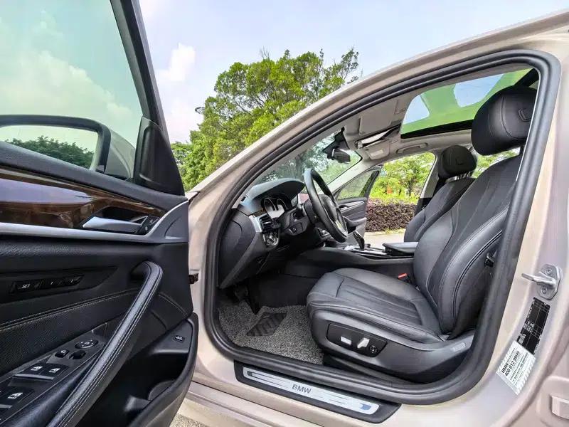 BMW 5 Series 2018 528Li Launch Special Edition — миниатюра 19