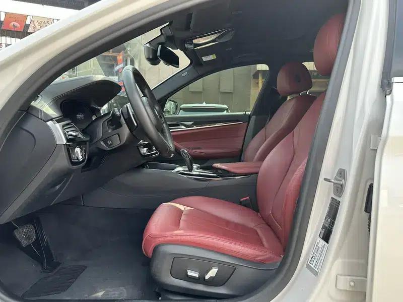 2020 BMW 5 Series 530Li Leading Edition M Sport Package — миниатюра 15