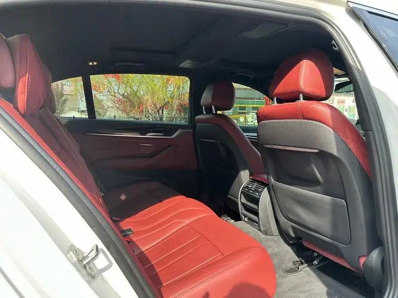 2020 BMW 5 Series 530Li Leading Edition M Sport Package — миниатюра 18