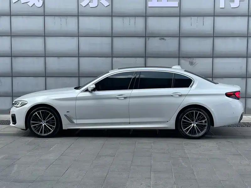 2022 BMW 5 Series 530Li Leading Edition M Sport Package — миниатюра 3