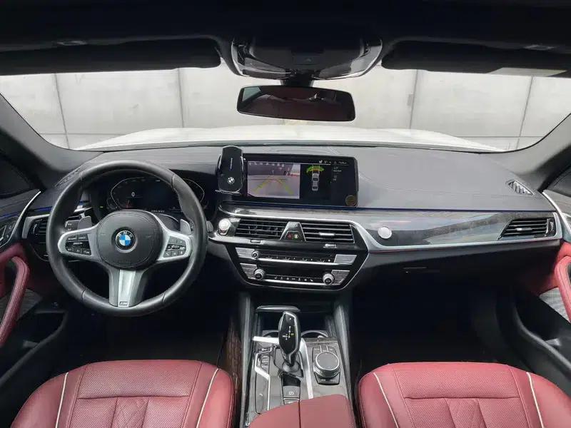 2022 BMW 5 Series 530Li Leading Edition M Sport Package — миниатюра 5