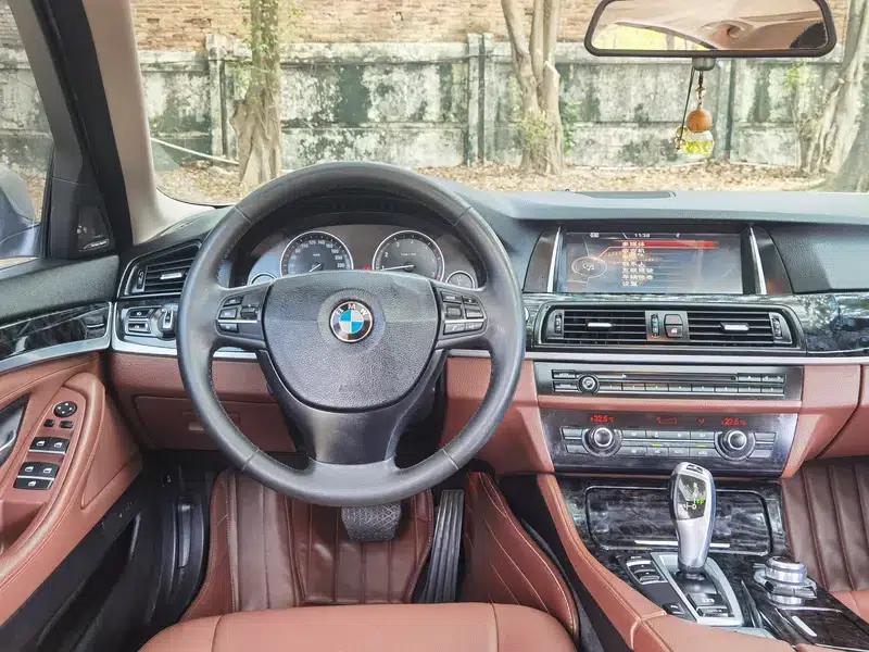 2014 BMW 5 Series 520Li Elegant Edition — миниатюра 21