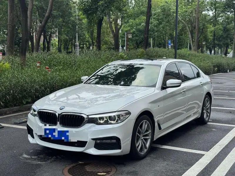 2018 BMW 5 Series 525Li M Sport Package — миниатюра 1