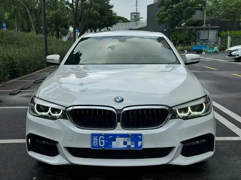 2018 BMW 5 Series 525Li M Sport Package — миниатюра 2