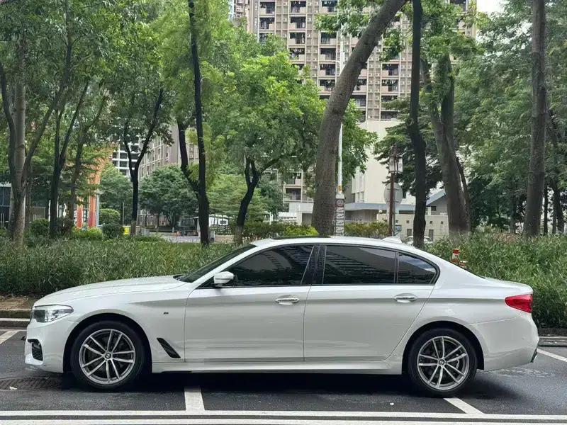 2018 BMW 5 Series 525Li M Sport Package — миниатюра 3