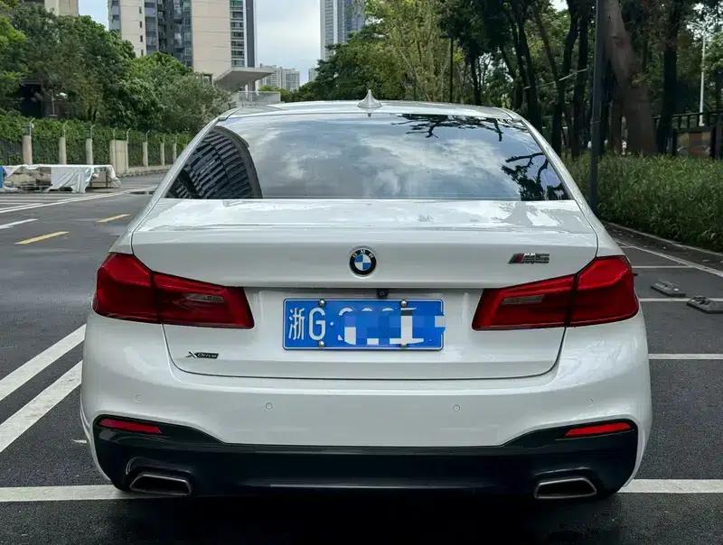 2018 BMW 5 Series 525Li M Sport Package — миниатюра 4
