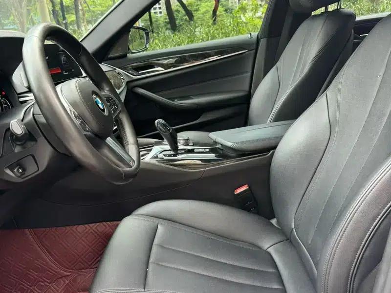 2018 BMW 5 Series 525Li M Sport Package — миниатюра 7