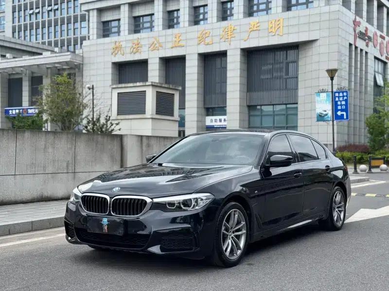 2020 BMW 5 Series 525Li M Sport Package — миниатюра 1