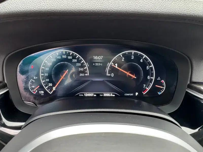 2020 BMW 5 Series 525Li M Sport Package — миниатюра 11