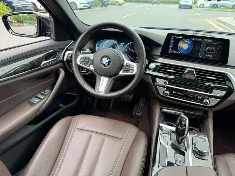2020 BMW 5 Series 525Li M Sport Package — миниатюра 12