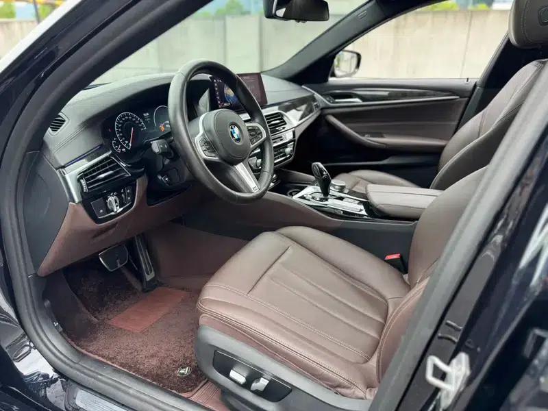2020 BMW 5 Series 525Li M Sport Package — миниатюра 13