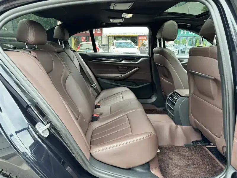 2020 BMW 5 Series 525Li M Sport Package — миниатюра 15
