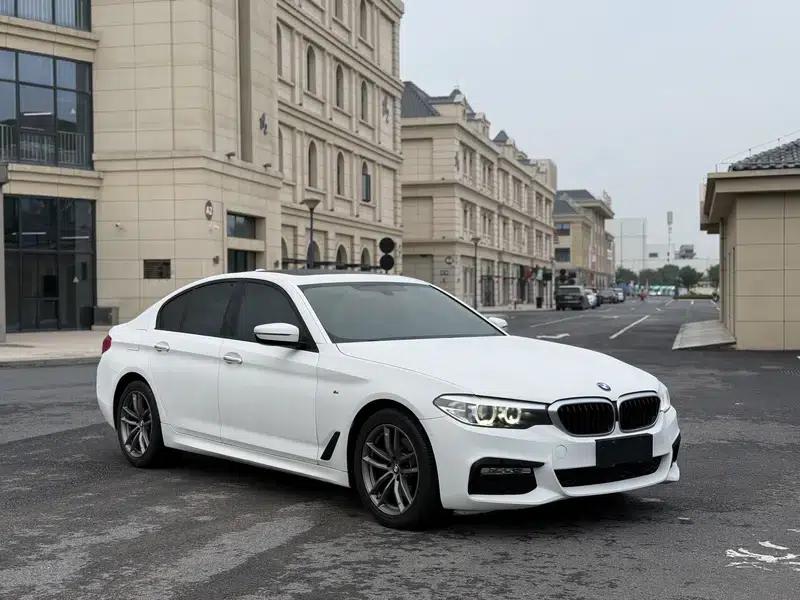2018 BMW 5 Series (Imported) 525i M Sport Package — миниатюра 3
