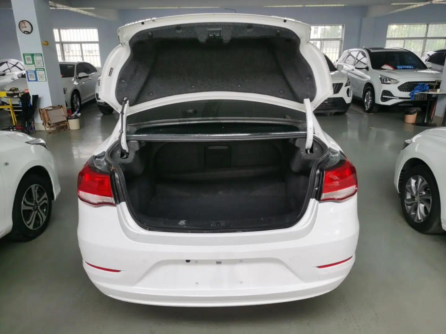 Chevrolet Malibu 2017 1.5T Automatic Comfort Edition — миниатюра 22
