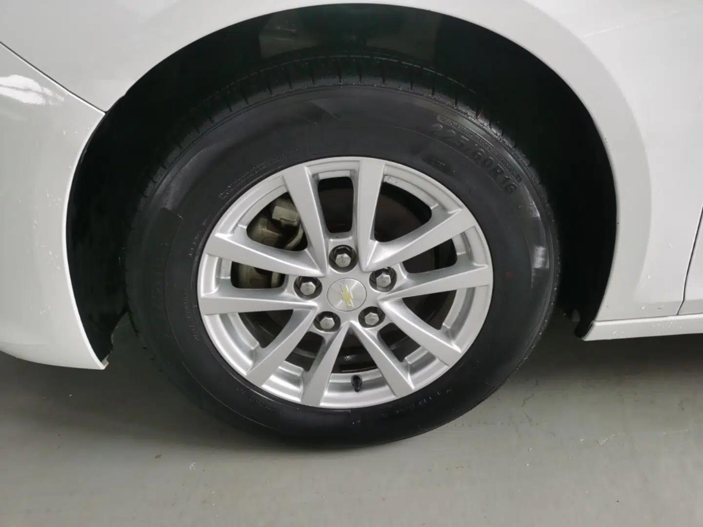 Chevrolet Malibu 2017 1.5T Automatic Comfort Edition — миниатюра 10
