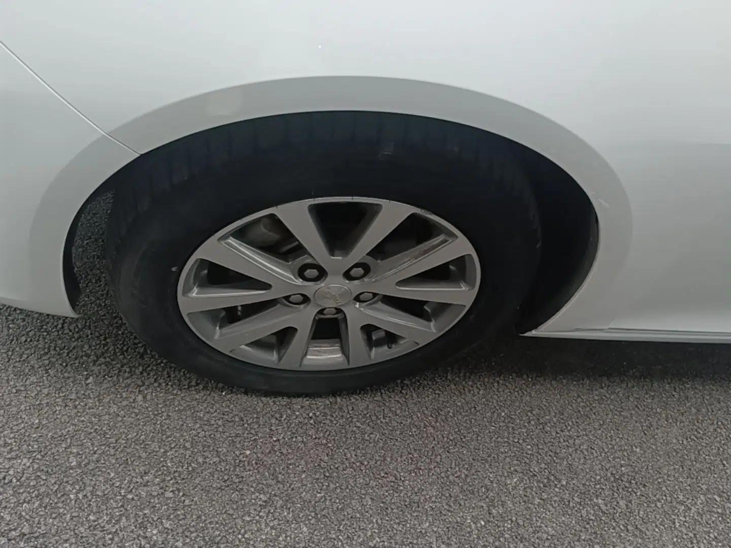 Chevrolet Malibu 2018 530T Automatic Luxury Edition — миниатюра 10