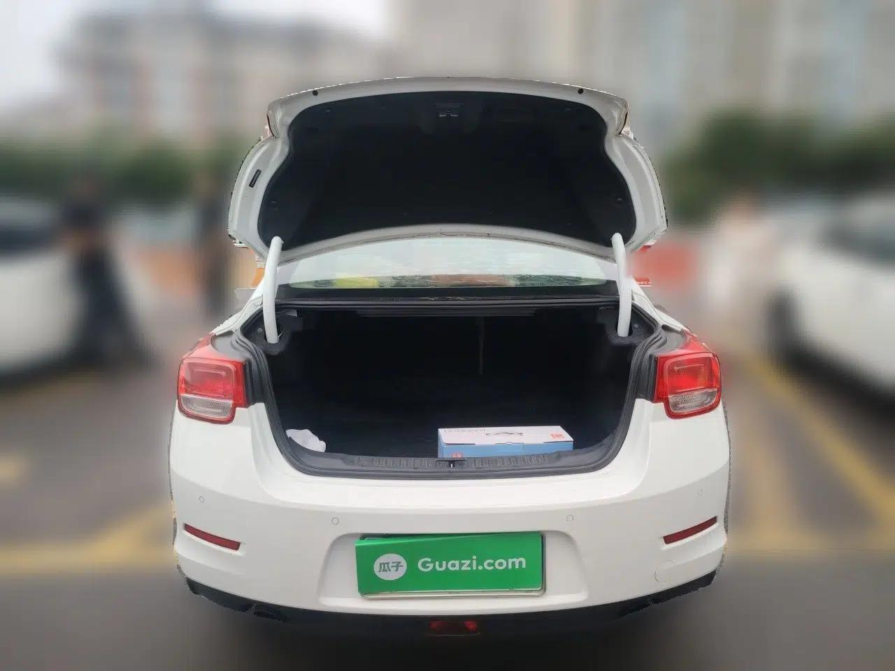 Chevrolet Malibu 2014 2.0L Automatic Comfort Edition — миниатюра 19