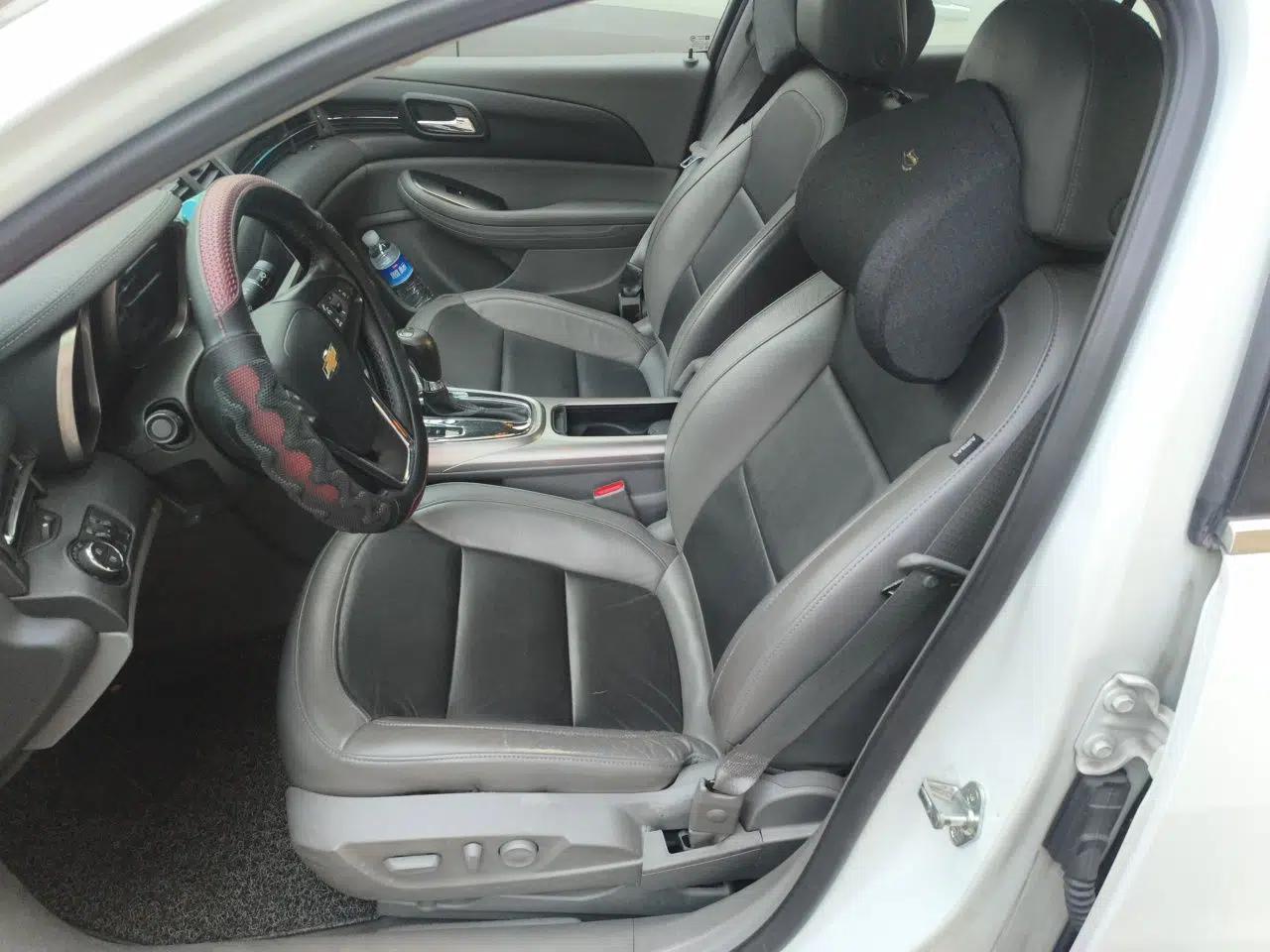 Chevrolet Malibu 2012 2.0L Automatic Luxury Edition — миниатюра 15