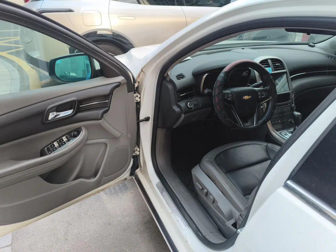 Chevrolet Malibu 2012 2.0L Automatic Luxury Edition — миниатюра 16