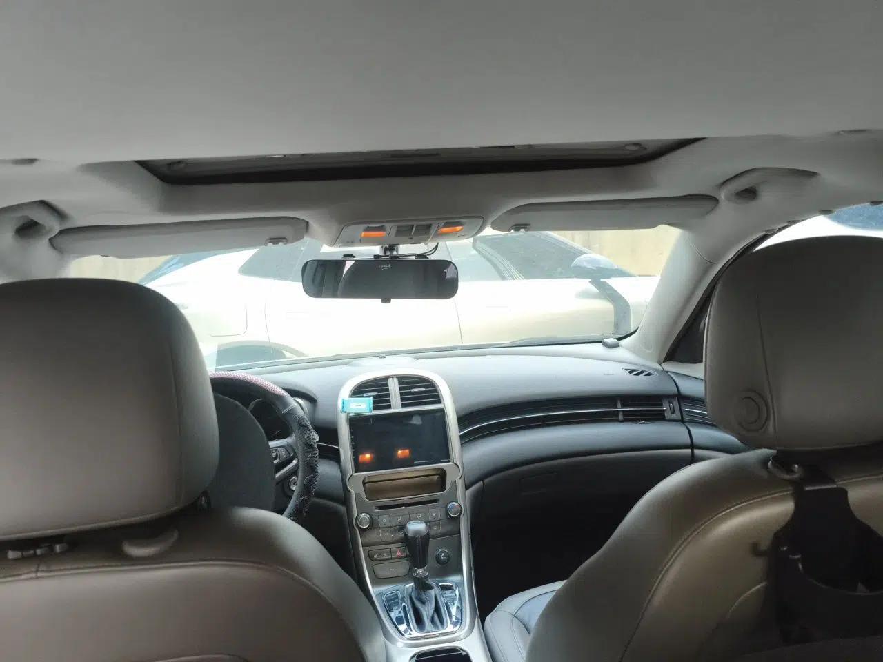 Chevrolet Malibu 2012 2.0L Automatic Luxury Edition — миниатюра 18