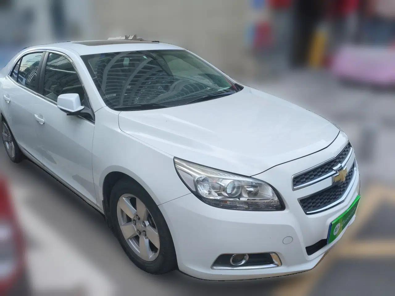 Chevrolet Malibu 2012 2.0L Automatic Luxury Edition — миниатюра 3