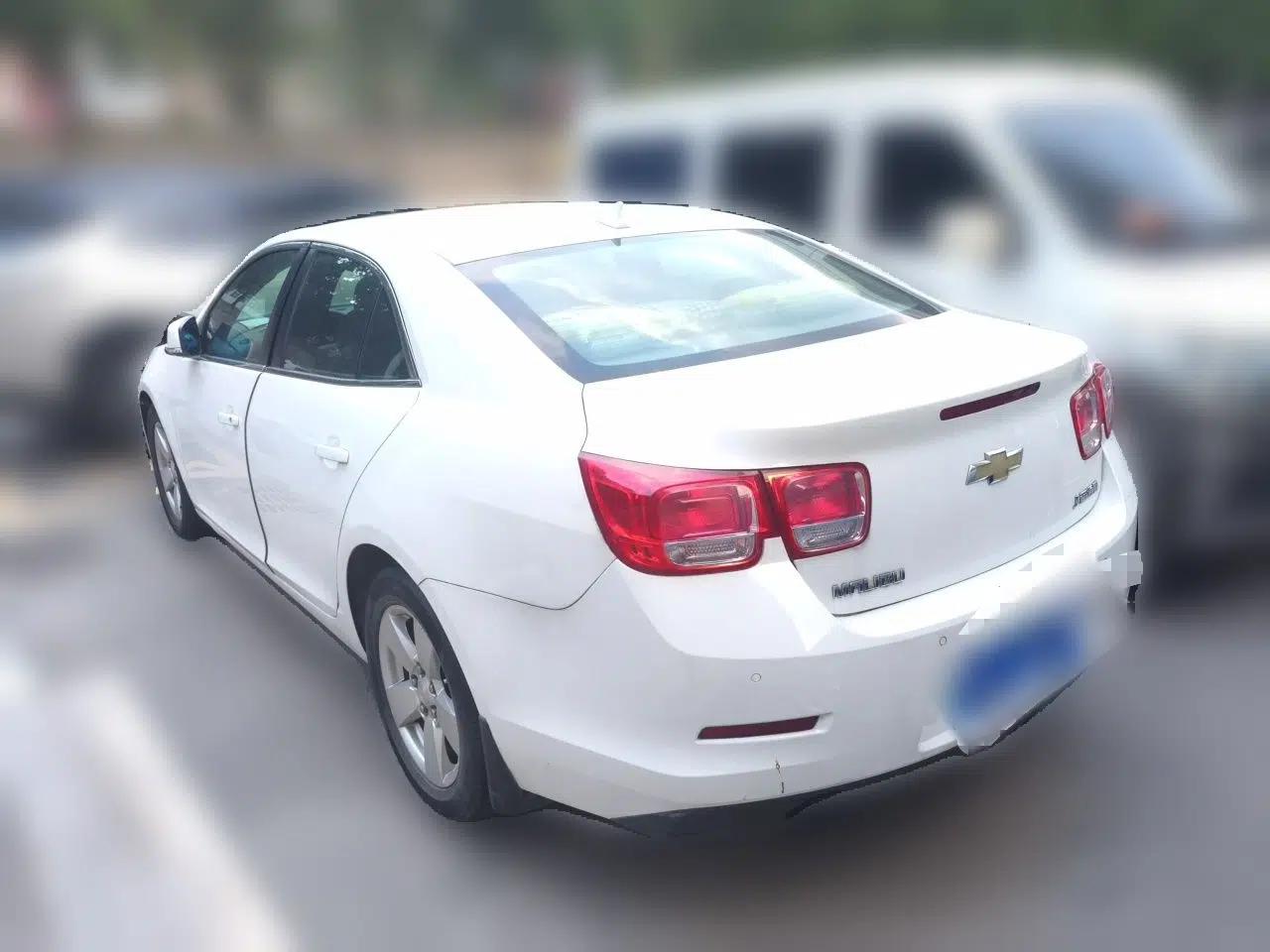 Chevrolet Malibu 2012 2.0L Automatic Luxury Edition — миниатюра 4