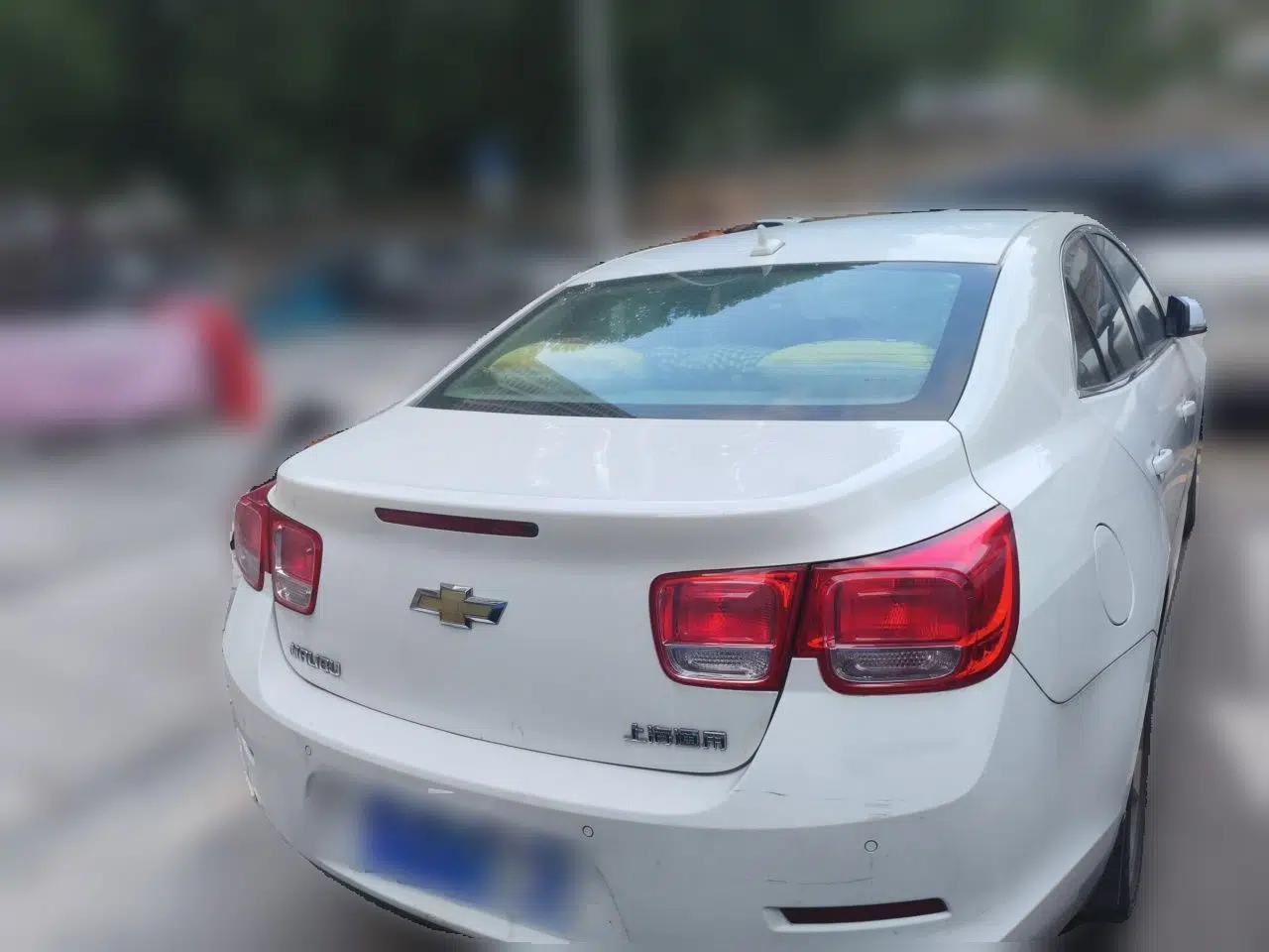 Chevrolet Malibu 2012 2.0L Automatic Luxury Edition — миниатюра 5